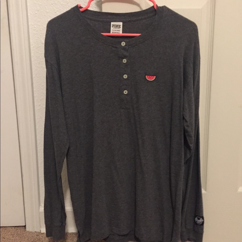 PINK by Victoria’s Secret Long Sleeve T-Shirt.